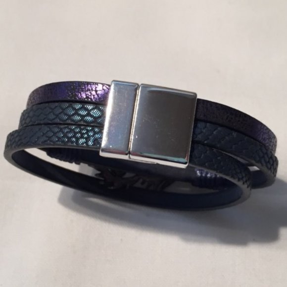 Unique Three Band Bracelet - Picture 4 of 4